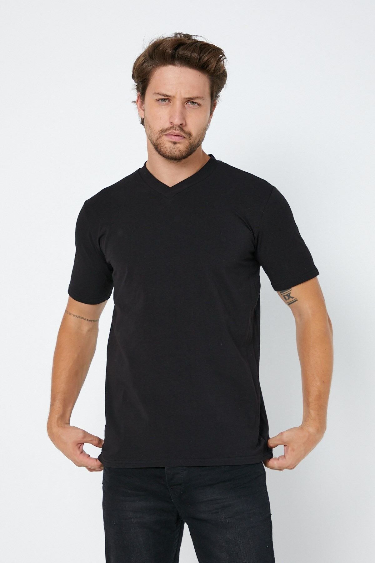 Süprem V Yaka Siyah T-shirt